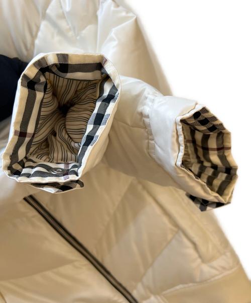 BURBERRY BLACK LABEL（バーバリーブラックレーベル）BURBERRY BLACK LABEL (バーバリーブラックレーベル) ダウンジャケット ホワイト サイズ:Mの古着・服飾アイテム