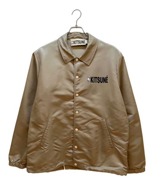 maison kitsune（メゾンキツネ）maison kitsune (メゾンキツネ) NBA (エヌビーエー) コーチジャケット ベージュ サイズ:Lの古着・服飾アイテム