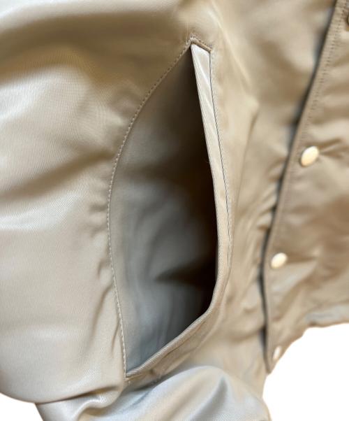 maison kitsune（メゾンキツネ）maison kitsune (メゾンキツネ) NBA (エヌビーエー) コーチジャケット ベージュ サイズ:Lの古着・服飾アイテム