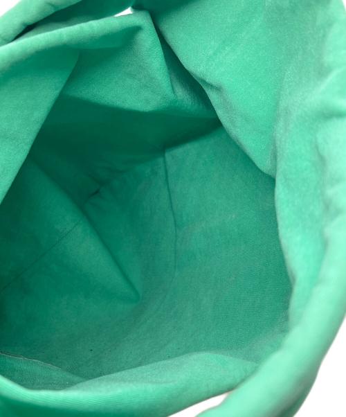 me ISSEY MIYAKE（ミーイッセイ ミヤケ）me ISSEY MIYAKE (ミーイッセイ ミヤケ) ハンドバッグ カーキの古着・服飾アイテム