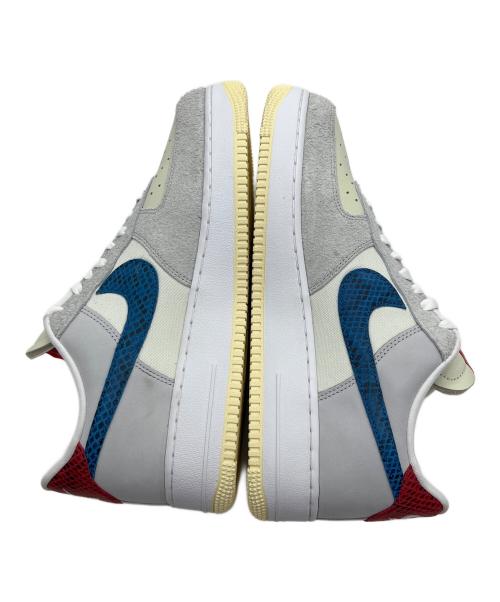 NIKE（ナイキ）NIKE (ナイキ) UNDEFEATED (アンディフィーテッド) ローカットスニーカー/AIR FORCE1 LOW グレー×ネイビー×レッド サイズ:30cmの古着・服飾アイテム