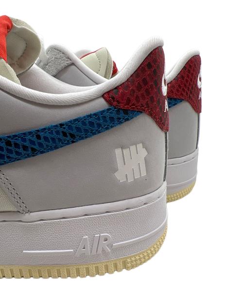 NIKE（ナイキ）NIKE (ナイキ) UNDEFEATED (アンディフィーテッド) ローカットスニーカー/AIR FORCE1 LOW グレー×ネイビー×レッド サイズ:30cmの古着・服飾アイテム