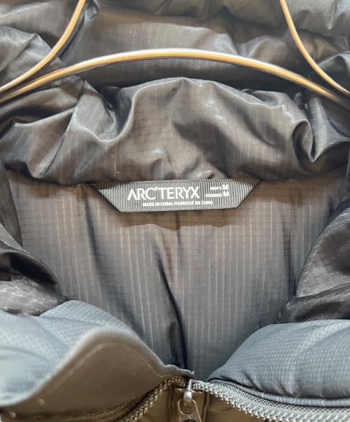 ARC'TERYX（アークテリクス）ARC'TERYX (アークテリクス) 中綿ジャケット ネイビー サイズ:Mの古着・服飾アイテム
