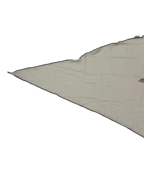 HERMES（エルメス）HERMES (エルメス) シルクスカーフ アイボリーの古着・服飾アイテム