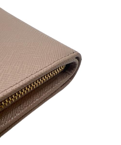 PRADA（プラダ）PRADA (プラダ) 2つ折り財布 ベージュの古着・服飾アイテム