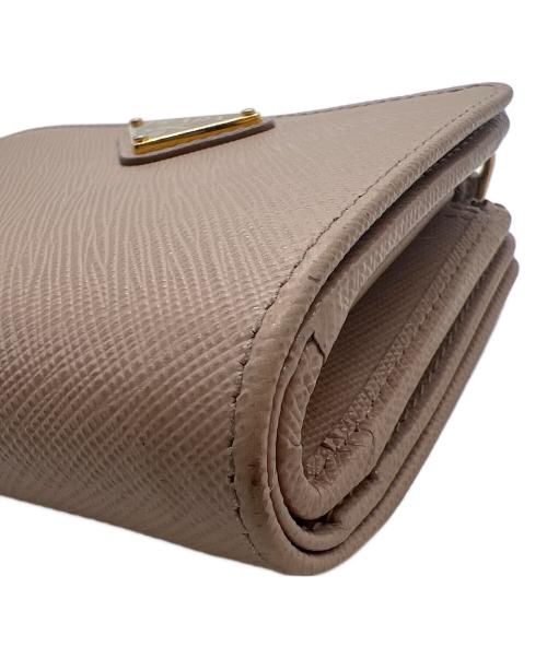 PRADA（プラダ）PRADA (プラダ) 2つ折り財布 ベージュの古着・服飾アイテム