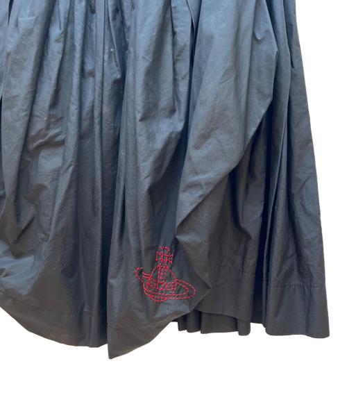 Vivienne Westwood RED LABEL（ヴィヴィアンウエストウッドレッドレーベル）Vivienne Westwood RED LABEL (ヴィヴィアンウエストウッドレッドレーベル) ロゴ刺繍スカート ブラック サイズ:2の古着・服飾アイテム