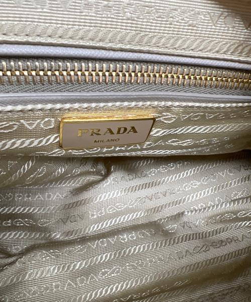 PRADA（プラダ）PRADA (プラダ) キルティングチェーンショルダーバッグ ベージュの古着・服飾アイテム