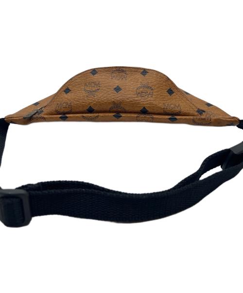 MCM（エムシーエム）MCM (エムシーエム) ショルダーポーチ ブラウンの古着・服飾アイテム