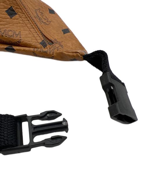 MCM（エムシーエム）MCM (エムシーエム) ショルダーポーチ ブラウンの古着・服飾アイテム