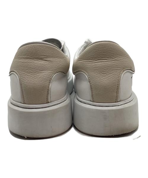 D.A.T.E.（デイト）D.A.T.E. (デイト) ローカットスニーカー ベージュ サイズ:25.5cmの古着・服飾アイテム