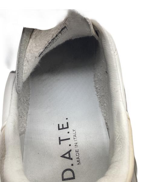 D.A.T.E.（デイト）D.A.T.E. (デイト) ローカットスニーカー ベージュ サイズ:25.5cmの古着・服飾アイテム