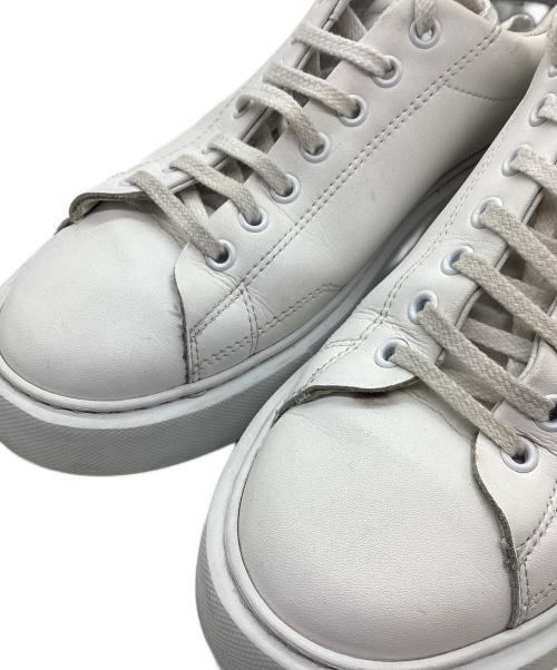 D.A.T.E.（デイト）D.A.T.E. (デイト) ローカットスニーカー ベージュ サイズ:25.5cmの古着・服飾アイテム