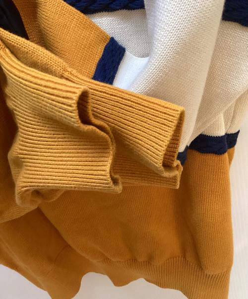 Christian Dior（クリスチャン ディオール）Christian Dior (クリスチャン ディオール) 厚手ニット レッド×ホワイト×オレンジ サイズ:Mの古着・服飾アイテム