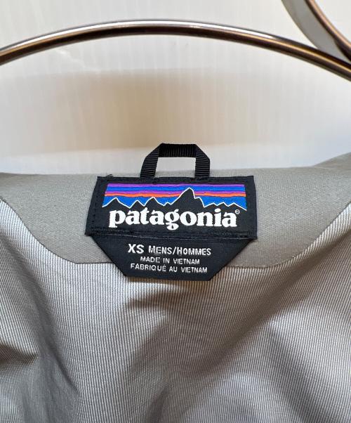 Patagonia（パタゴニア）Patagonia (パタゴニア) ナイロンジャケット ネイビー×レッド サイズ:XSの古着・服飾アイテム