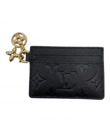 LOUIS VUITTON（ルイ ヴィトン）の古着「カードケース/カードケース ポルト カルト・LV チャーム」｜ブラック