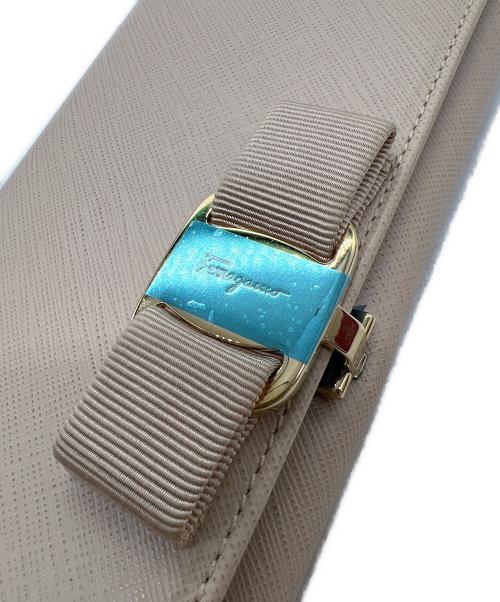 Salvatore Ferragamo（サルヴァトーレ フェラガモ）Salvatore Ferragamo (サルヴァトーレ フェラガモ) 長財布 ベージュ 未使用品の古着・服飾アイテム