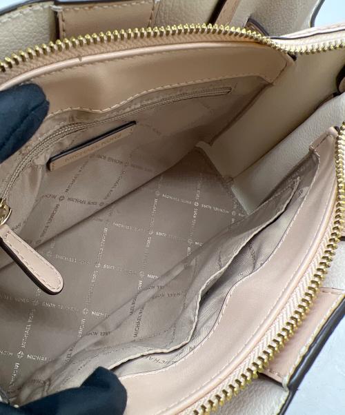 MICHAEL KORS（マイケルコース）MICHAEL KORS (マイケルコース) 2WAYショルダーバッグ ベージュの古着・服飾アイテム