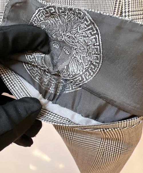 GIANNI VERSACE（ジャンニ・ヴェルサーチ）GIANNI VERSACE (ジャンニ・ヴェルサーチ) テーラードジャケット グレー サイズ:Mの古着・服飾アイテム