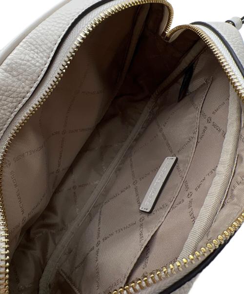 MICHAEL KORS（マイケルコース）MICHAEL KORS (マイケルコース) ショルダーバッグ アイボリーの古着・服飾アイテム