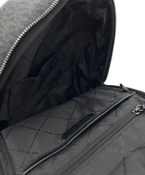 MICHAEL KORS（マイケルコース）MICHAEL KORS (マイケルコース) スタッズリュック ブラックの古着・服飾アイテム
