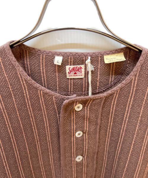 LEVI'S VINTAGE CLOTHING（リーバイス ビンテージ クロージング）LEVI'S VINTAGE CLOTHING (リーバイス ビンテージ クロージング) ヘンリーネックスウェット ブラウン サイズ:L 未使用品の古着・服飾アイテム