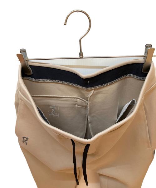 on（オン）on (オン) Focus Tech Sweatpants ベージュ サイズ:S 未使用品の古着・服飾アイテム