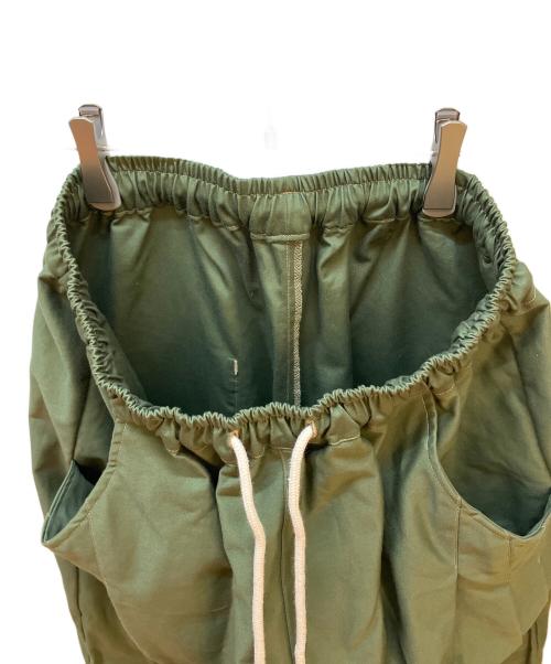 WANTHEM（ワンセム）WANTHEM (ワンセム) LOOSE SHIFT PLEATED PANT グリーン サイズ:SIZE 2の古着・服飾アイテム