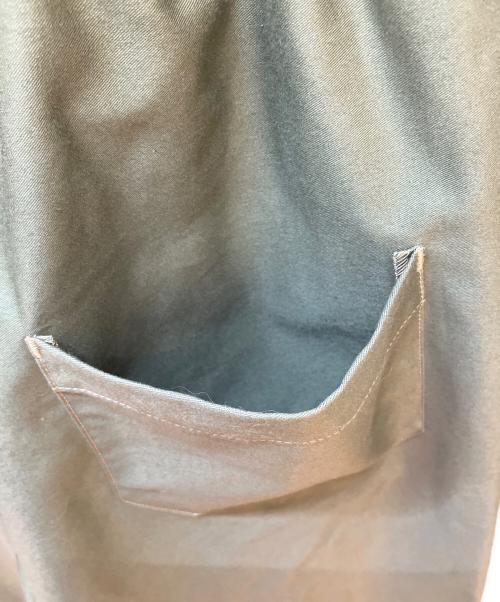 WANTHEM（ワンセム）WANTHEM (ワンセム) LOOSE SHIFT PLEATED PANT グリーン サイズ:SIZE 2の古着・服飾アイテム