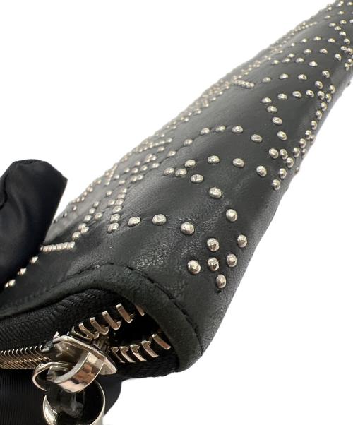 JIMMY CHOO（ジミーチュウ）JIMMY CHOO (ジミーチュウ) ラウンドファスナー財布 ブラックの古着・服飾アイテム