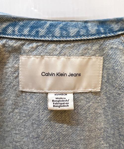 Calvin Klein Jeans（カルバンクラインジーンズ）Calvin Klein Jeans (カルバンクラインジーンズ) デニムジャケット ブルー サイズ:XSの古着・服飾アイテム