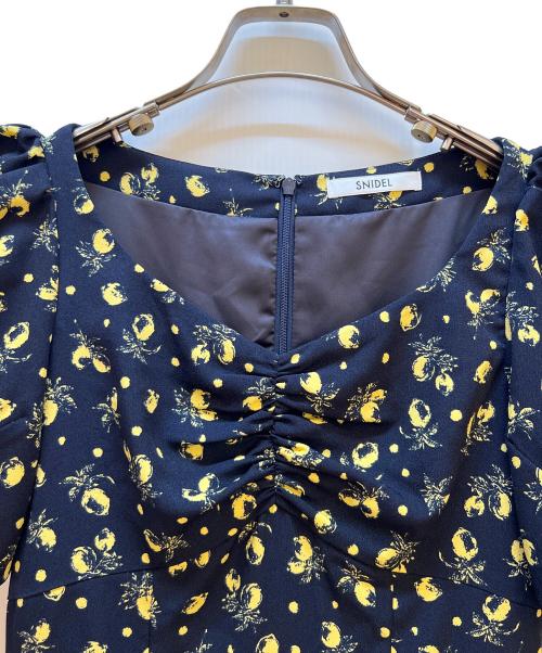 Snidel（スナイデル）Snidel (スナイデル) ノースリーブ・キャミソールワンピース ブラック×イエローの古着・服飾アイテム