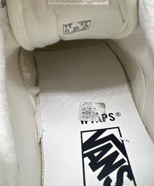 VANS（ヴァンズ）VANS (ヴァンズ) WTVUA (ダブルタップス) ローカットスニーカー アイボリー サイズ:25.5の古着・服飾アイテム