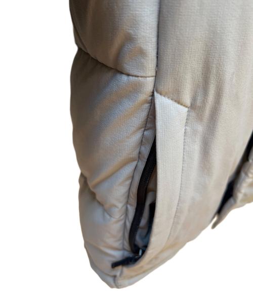 THE NORTH FACE（ザ ノース フェイス）THE NORTH FACE (ザ ノース フェイス) ダウンジャケット ライトグレー×グレー サイズ:Sの古着・服飾アイテム