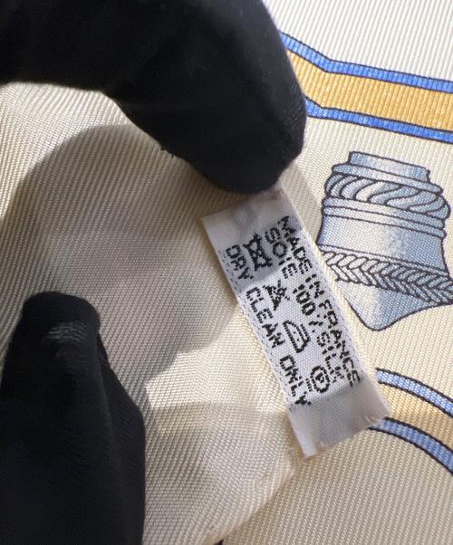 HERMES（エルメス）HERMES (エルメス) 大判スカーフ/	香水瓶 ベージュの古着・服飾アイテム