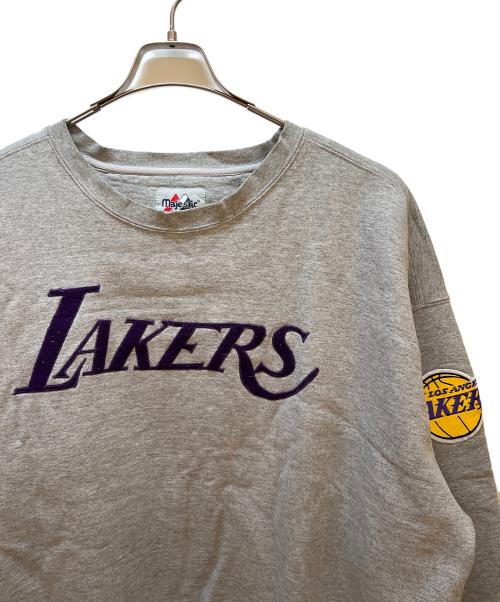 Majestic（マジェスティック）Majestic (マジェスティック) LAKERS (レイカーズ) クルーネックスウェット グレー サイズ:2XLの古着・服飾アイテム