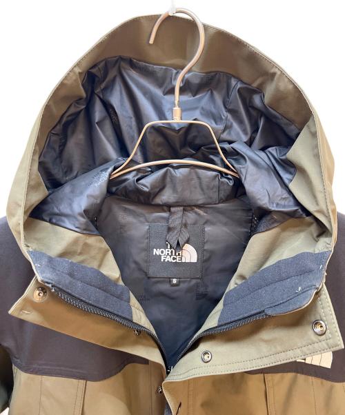 THE NORTH FACE（ザ ノース フェイス）THE NORTH FACE (ザ ノース フェイス) マウンテンライトジャケット ブラック×オリーブ サイズ:Sの古着・服飾アイテム
