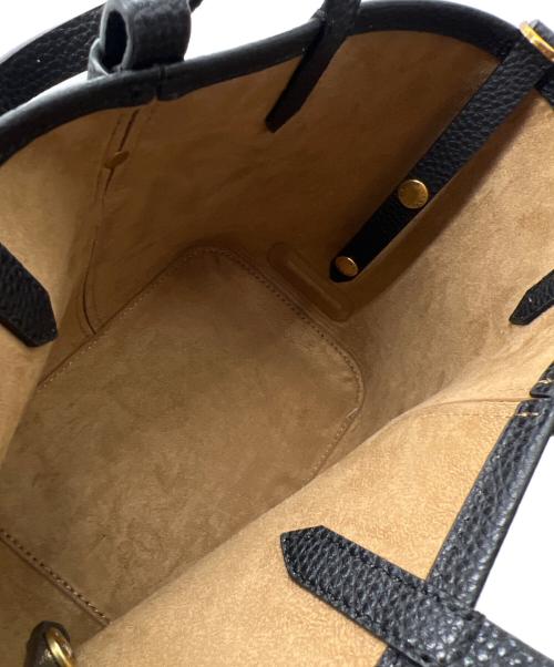CHARLES & KEITH（チャールズアンドキース）CHARLES & KEITH (チャールズアンドキース) Beryl ベリル リサイクルレザーバケツバッグ ブラックの古着・服飾アイテム
