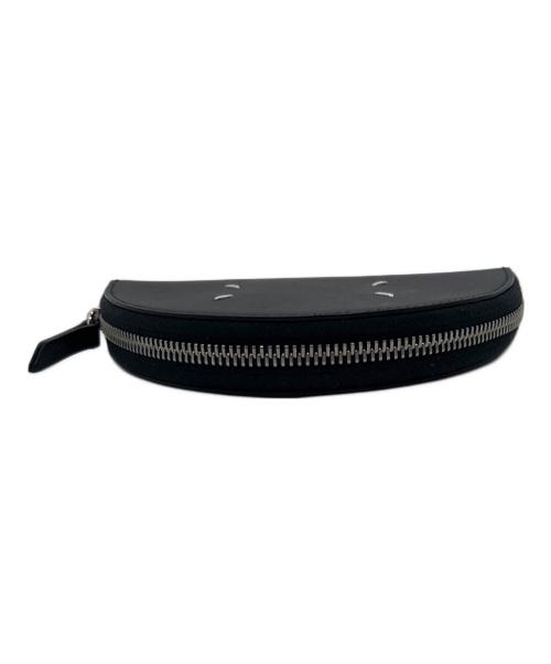 Maison Margiela（メゾンマルジェラ）Maison Margiela (メゾンマルジェラ) MICRO HALFMOON POUCH ブラックの古着・服飾アイテム