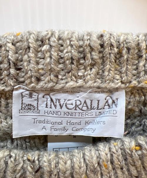 INVERALLAN（インバーアラン）INVERALLAN (インバーアラン) クルーネックニット ベージュ サイズ:不明の古着・服飾アイテム