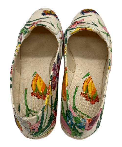 GUCCI（グッチ）GUCCI (グッチ) フローラ柄スリッポンシューズ アイボリー サイズ:23.5の古着・服飾アイテム