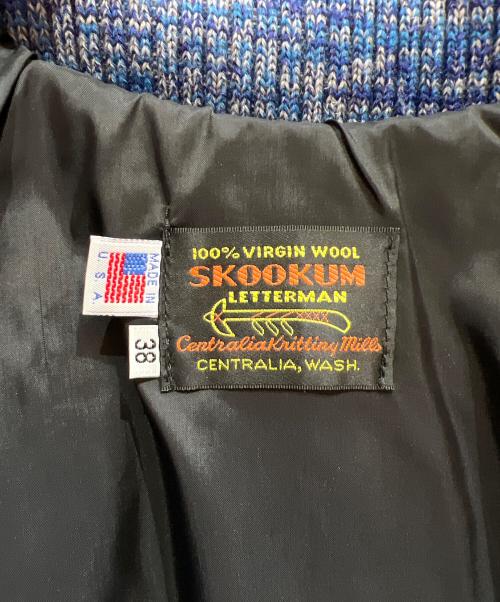 skookum（スクーカム）skookum (スクーカム) スタジャン ホワイト×ブルー サイズ:38の古着・服飾アイテム