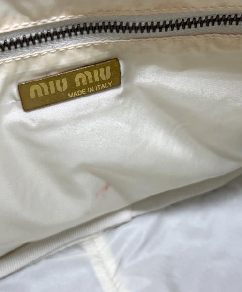 MIU MIU（ミュウミュウ）MIU MIU (ミュウミュウ) ハンドバッグ ホワイトの古着・服飾アイテム