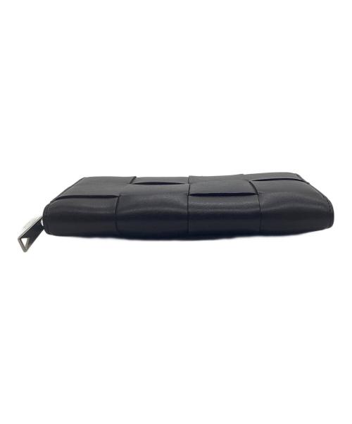 BOTTEGA VENETA（ボッテガベネタ）BOTTEGA VENETA (ボッテガベネタ) カセットジップアップアラウンドウォレット ブラックの古着・服飾アイテム