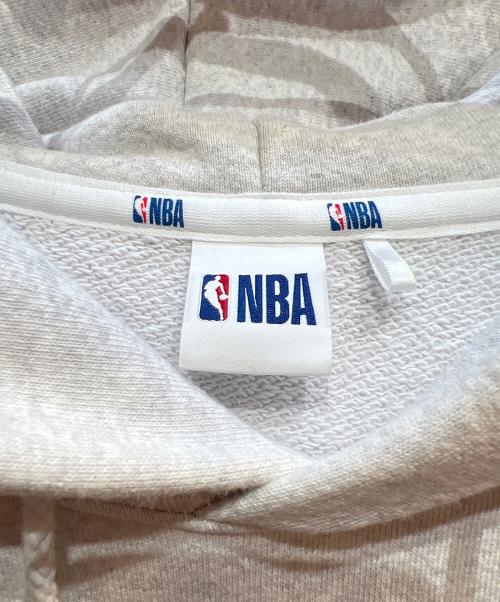 NBA（エヌビーエー）NBA (エヌビーエー) FREAK'S STORE (フリークスストア) パーカー アイボリー サイズ:Lの古着・服飾アイテム