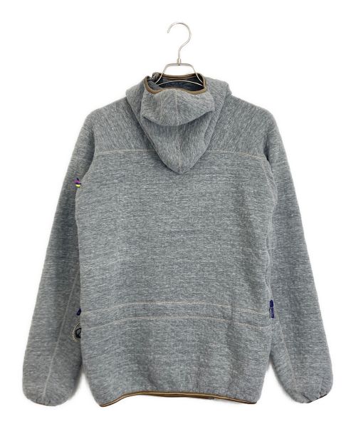 is-ness（イズネス）is-ness (イズネス) is-ness(イズネス) プルオーバーパーカー グレー×ゴールド サイズ:38の古着・服飾アイテム