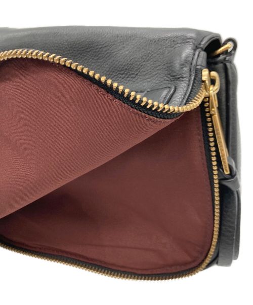 MARC JACOBS（マークジェイコブズ）MARC JACOBS (マーク ジェイコブス) MARC JACOBS(マーク ジェイコブス) レザーショルダーバッグ ブラックの古着・服飾アイテム