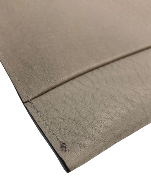 TOMOE（トモエ）TOMOE (トモエ) 2WAY レザーサコッシュ グレーの古着・服飾アイテム