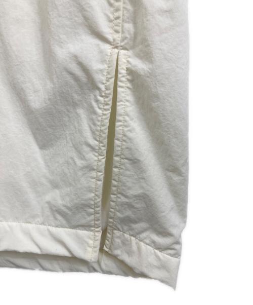 Y（ワイ）Y (ワイ)  RECYCLE NYLON TAFFETA CO アイボリー サイズ:1の古着・服飾アイテム