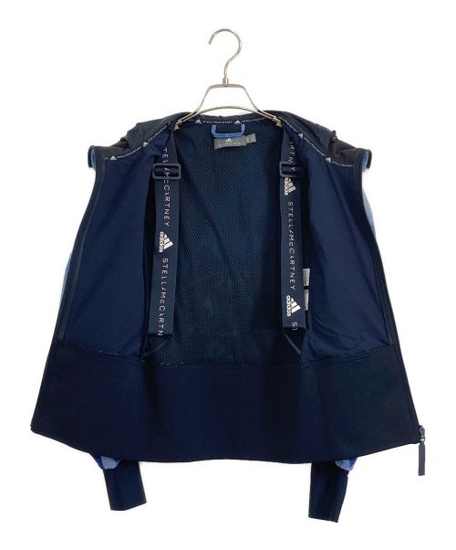 adidas by stella McCartney（アディダス バイ ステラマッカートニー）adidas by stella McCartney (アディダス バイ ステラマッカートニー) adidas by STELLA McCARTNEY トレイルソフトシェルジャケット ブルー サイズ:XSの古着・服飾アイテム